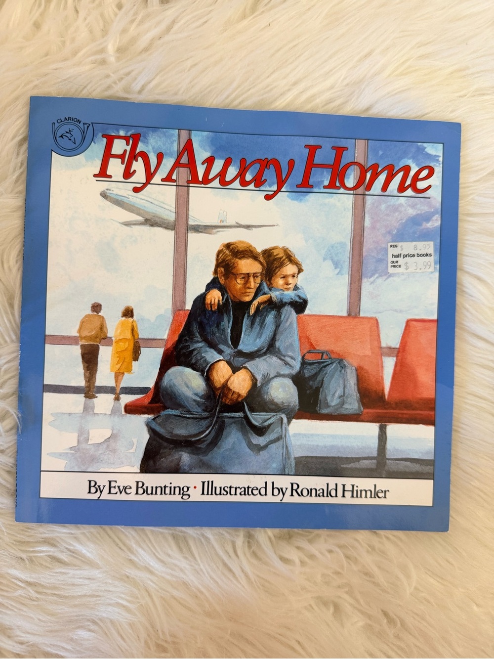 💫10/$25 • Fly Away Home by Eve Bunting